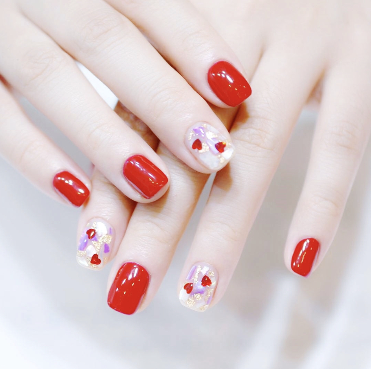 仙气女神范的红色亮片美甲，给你的“红指甲”加点仙气吧！