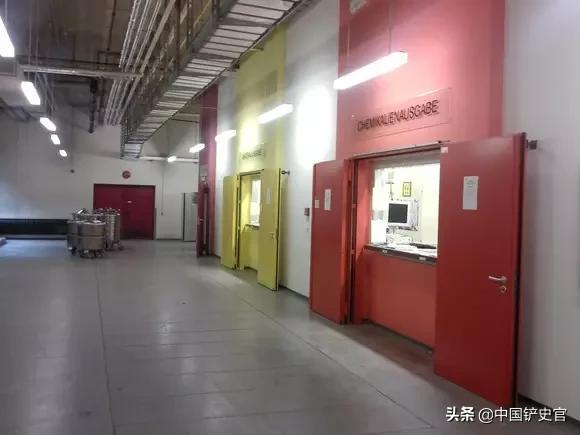 德国某大学实验室,大家进来感受一下