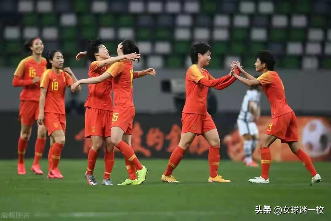 中国女足夺冠回国待遇,中国女足夺冠后球迷回应加薪