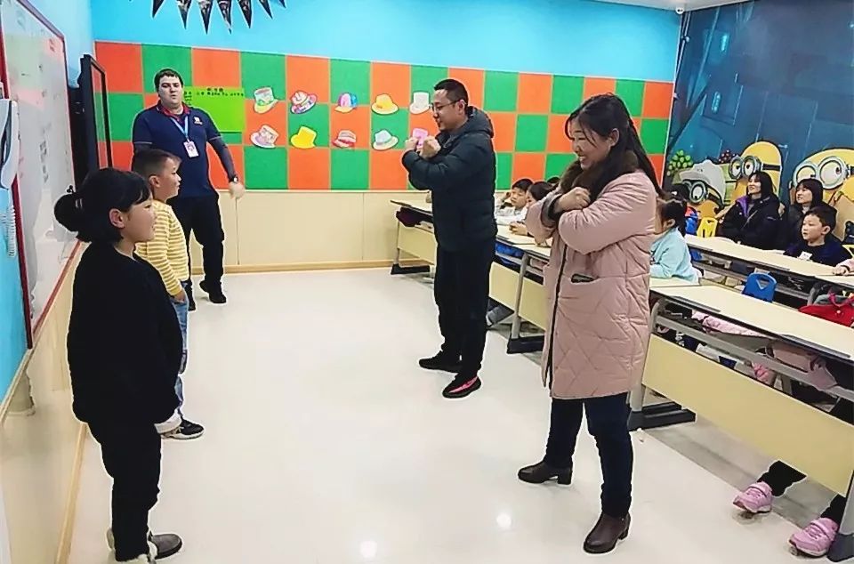 今天弗恩英语的故事，是关于超级英雄降临