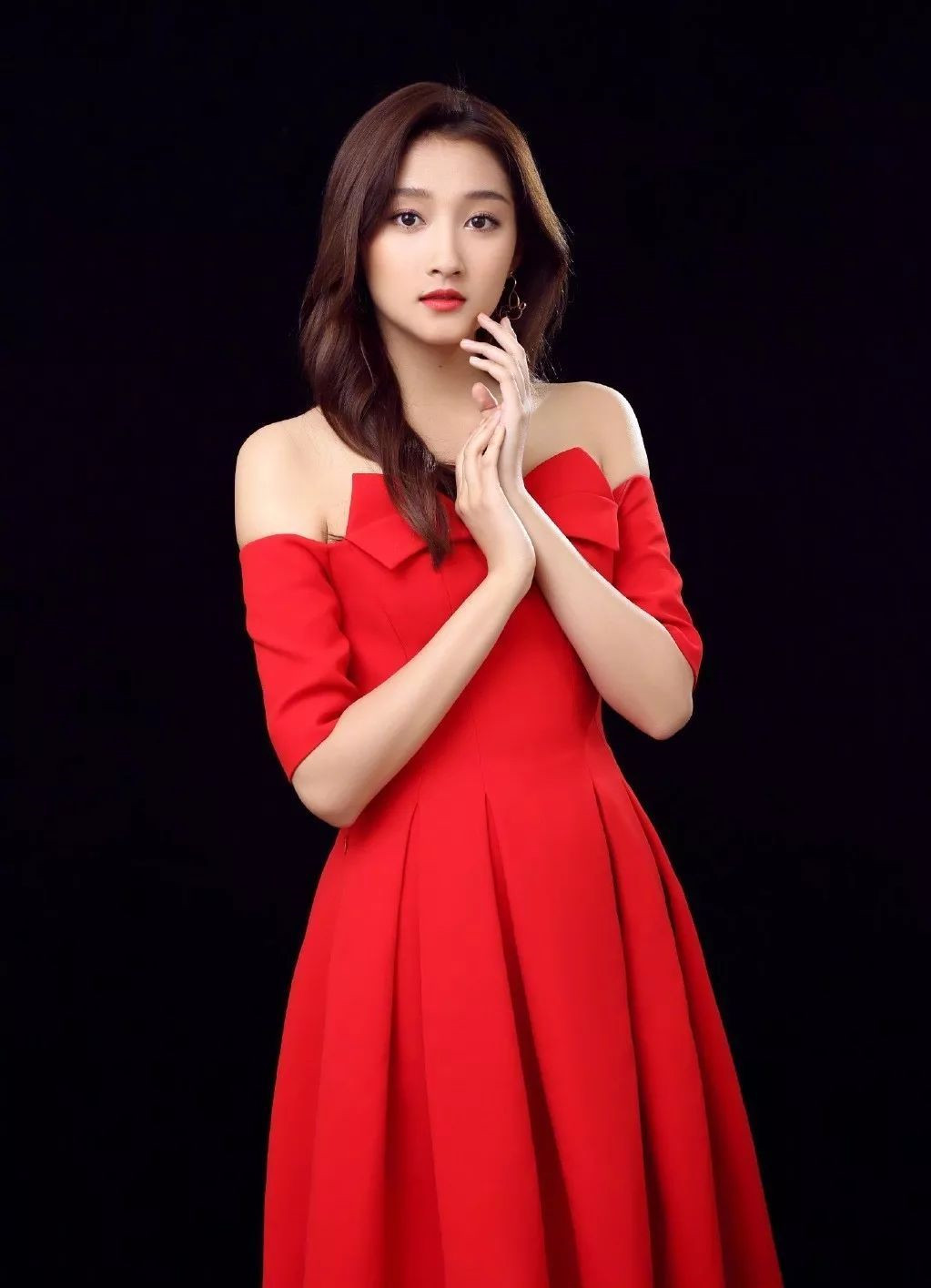 关晓彤为遮腿穿了鹿晗衣服,关晓彤的魅力如何俘获鹿晗