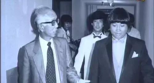 邹文怀怎么请李小龙来香港的,香港影坛大亨邹文怀