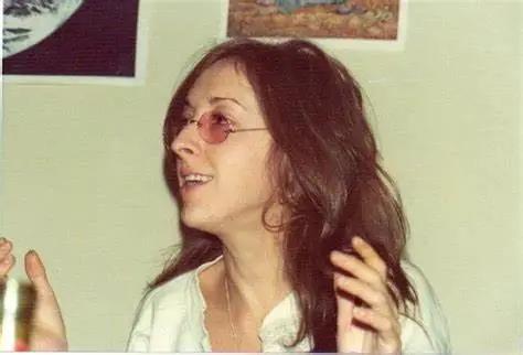 朱迪·希尔的多面人生：持枪劫匪与基督徒