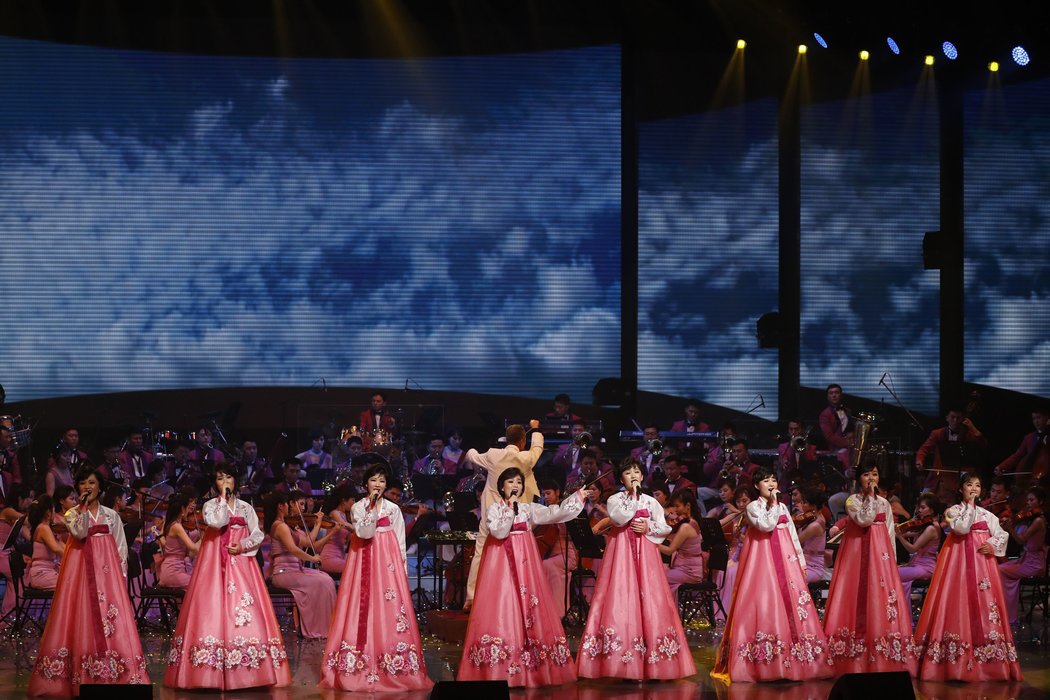 朝鲜三大乐团首次同台演出,朝鲜三大乐团唱红歌