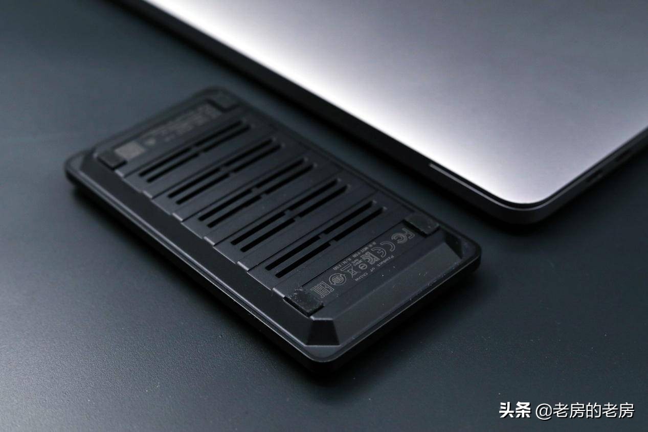 拯救PS4扩展游戏空间WD_BLACKP50固态移动硬盘上手