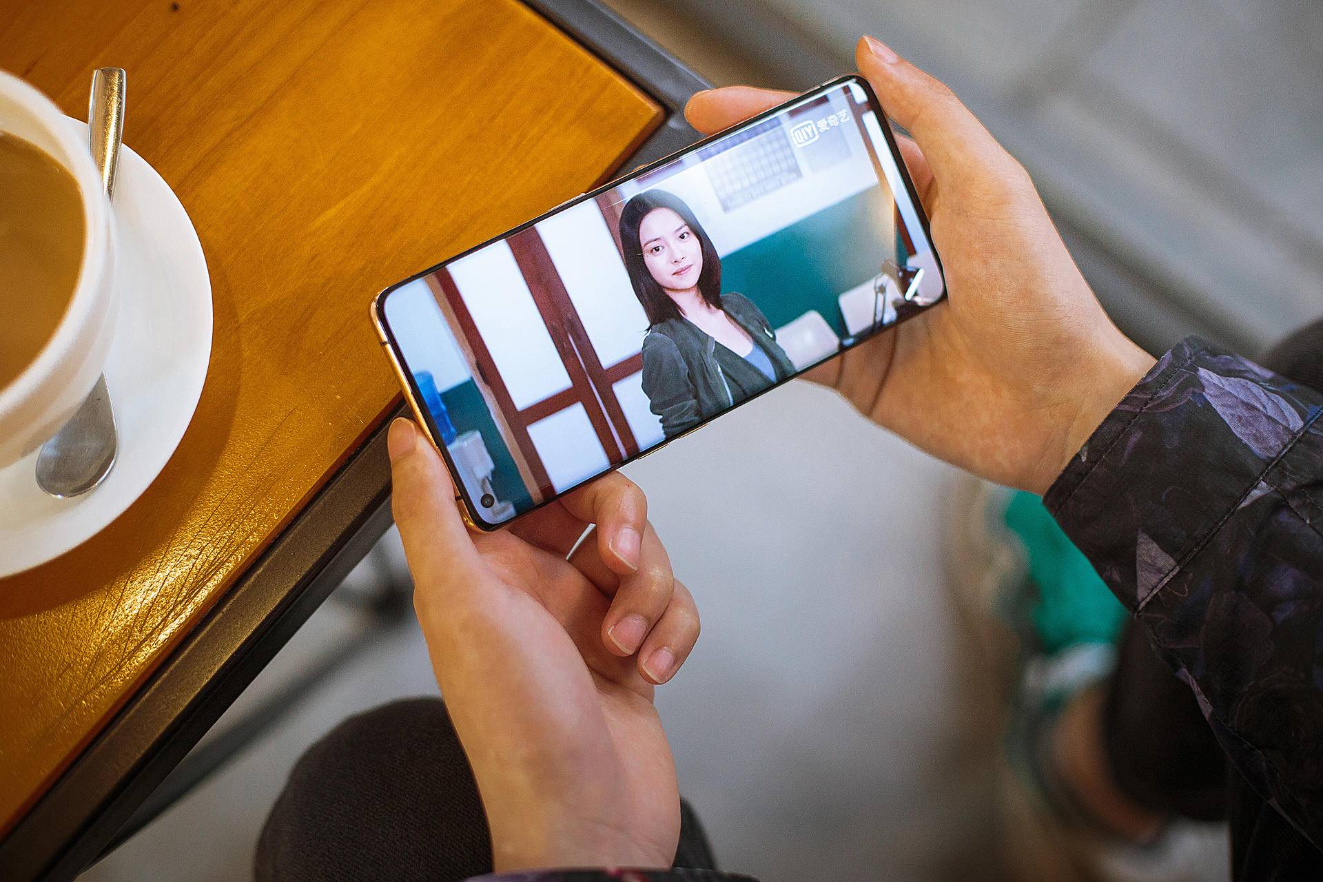 高刷手机遭遇锁帧尴尬，实测华为OPPO旗舰，这结果你选谁？