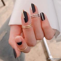 今年秋冬小配饰流行,今年流行款配饰