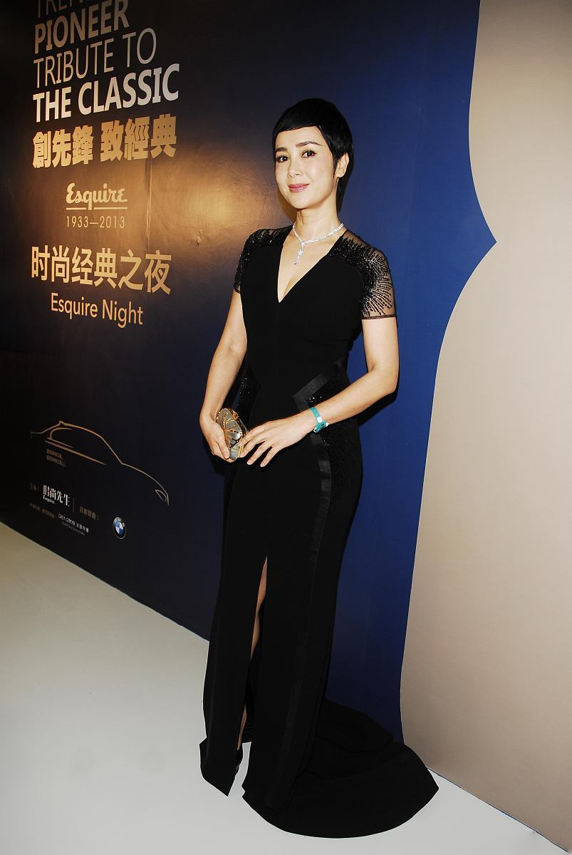 蒋雯丽短发西装图片,蒋雯丽黑色西装搭配