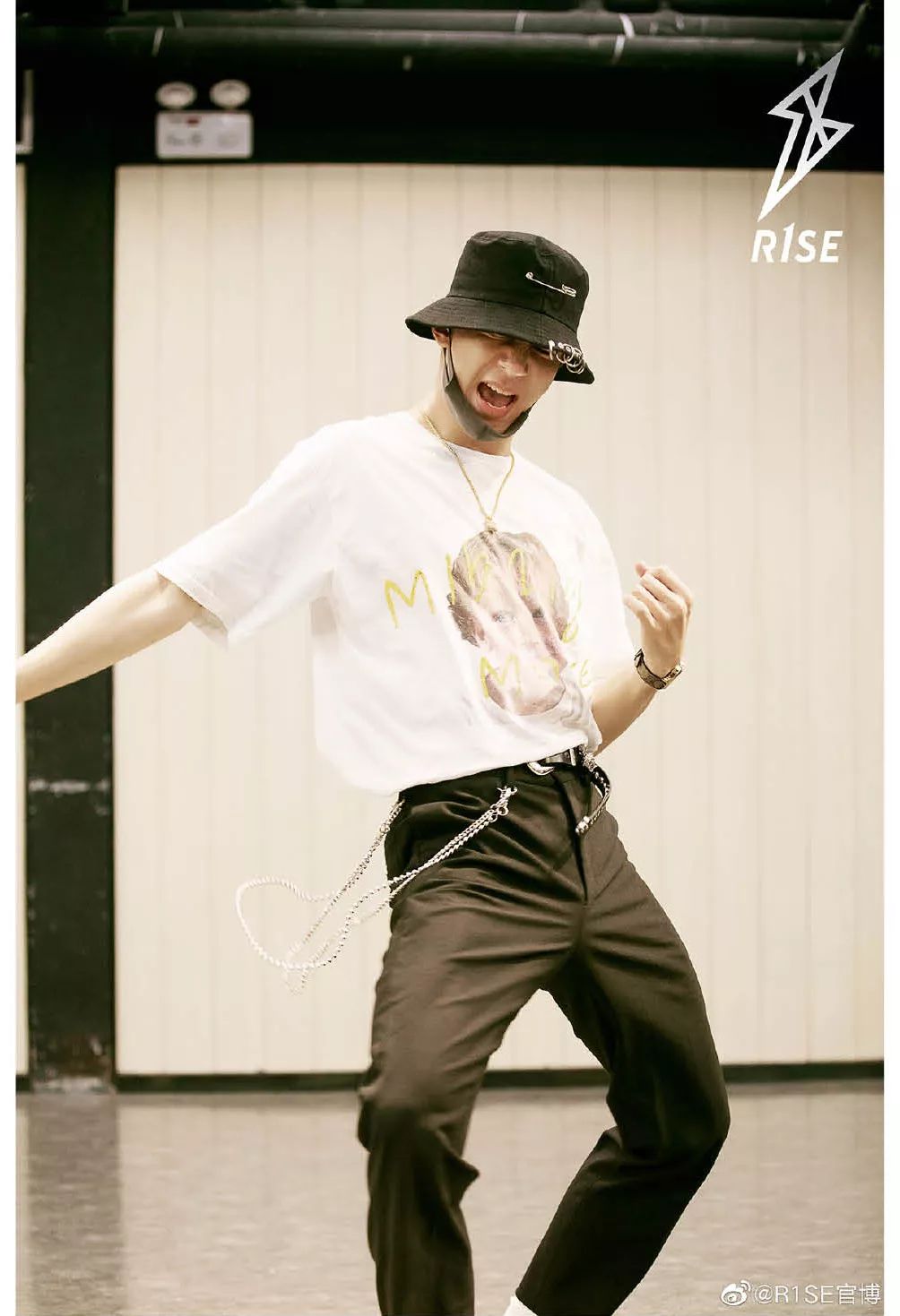 R1SE夏之光：希望自己能够成为大家都看到的那个人