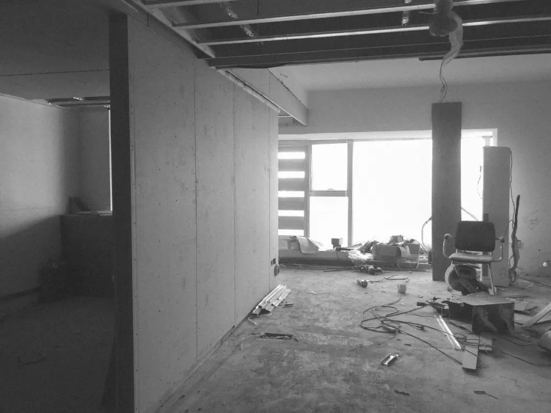 简约开放办公区设计,郑州办公空间设计风格