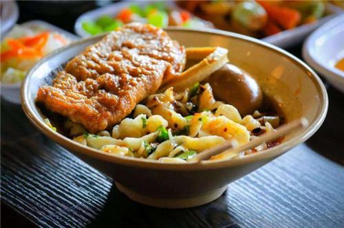 挑战一万块钱吃遍世界美食,挑战24小时吃遍全世界美食