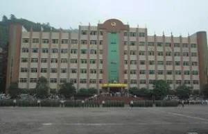 重庆巴南中学是重庆市重点中学吗,重庆市主城中学梯队排序