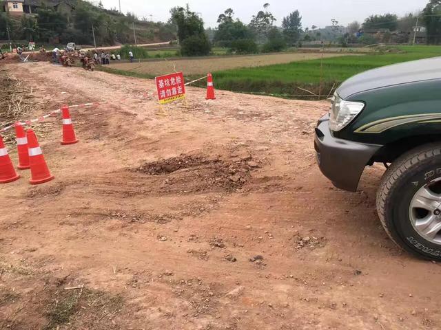 2024款玫瑰丰田陆地巡洋舰测评,丰田陆地巡洋舰4700驾驶感受