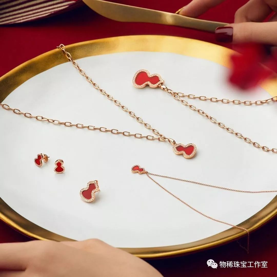 本命年戴什么款式的黄金首饰,60岁女性本命年戴什么首饰