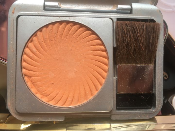 值得买的便宜大牌彩妆推荐,好用实惠小品牌的彩妆推荐