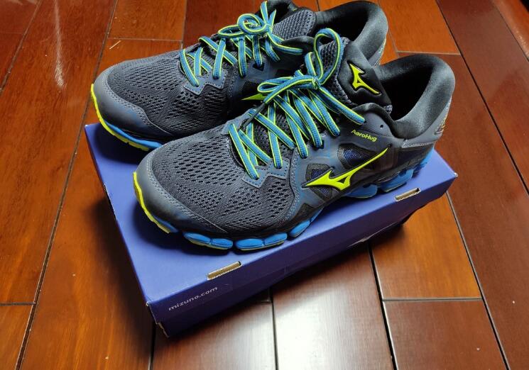 秋冬入门跑鞋男推荐性价比高,美津浓跑鞋推荐从入门到进阶