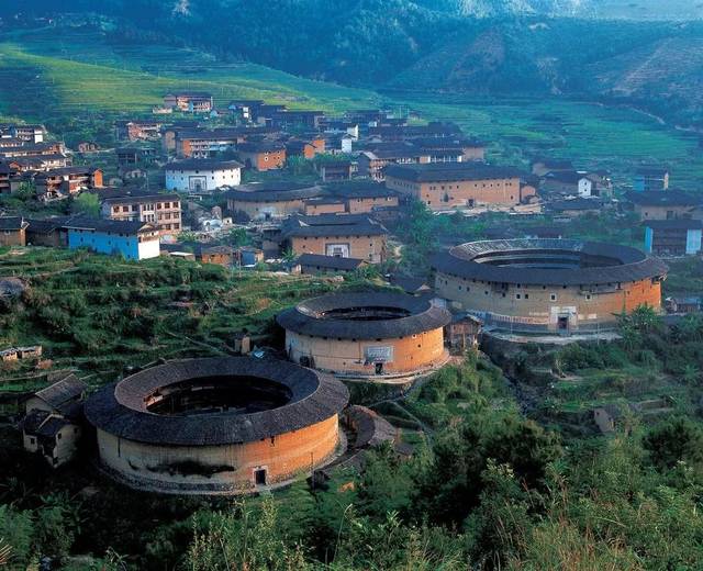 南靖最出名的土楼叫什么,古老神奇的永定土楼