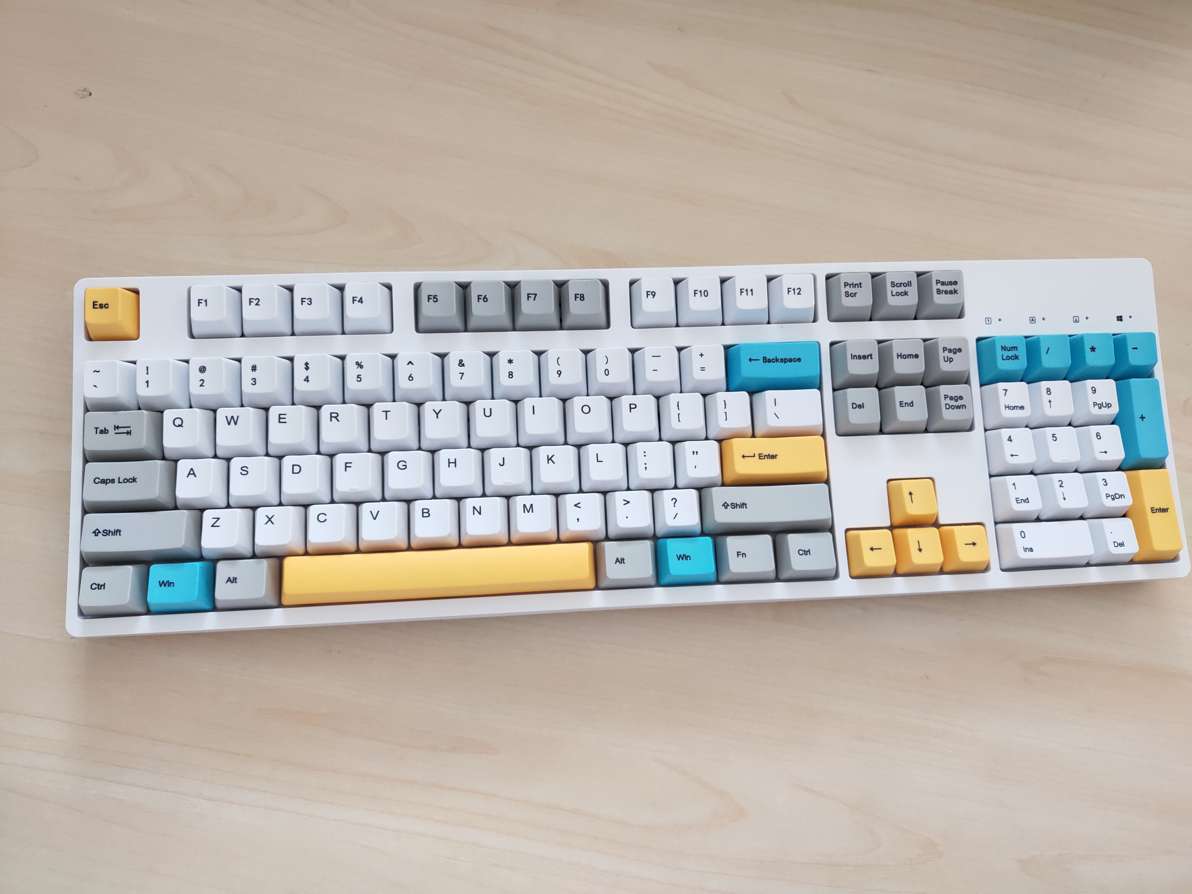 公认手感最好的机械键盘轴是什么,机械键盘樱桃轴与普通轴的区别