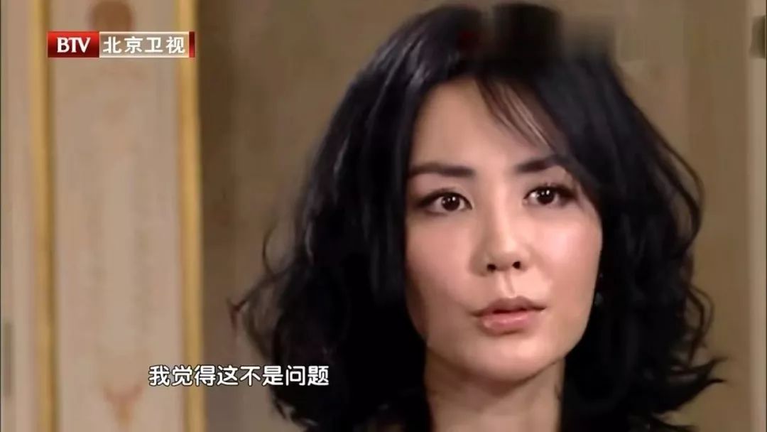 13岁男孩发现恐龙足迹,男孩玩耍时发现罕见恐龙足迹