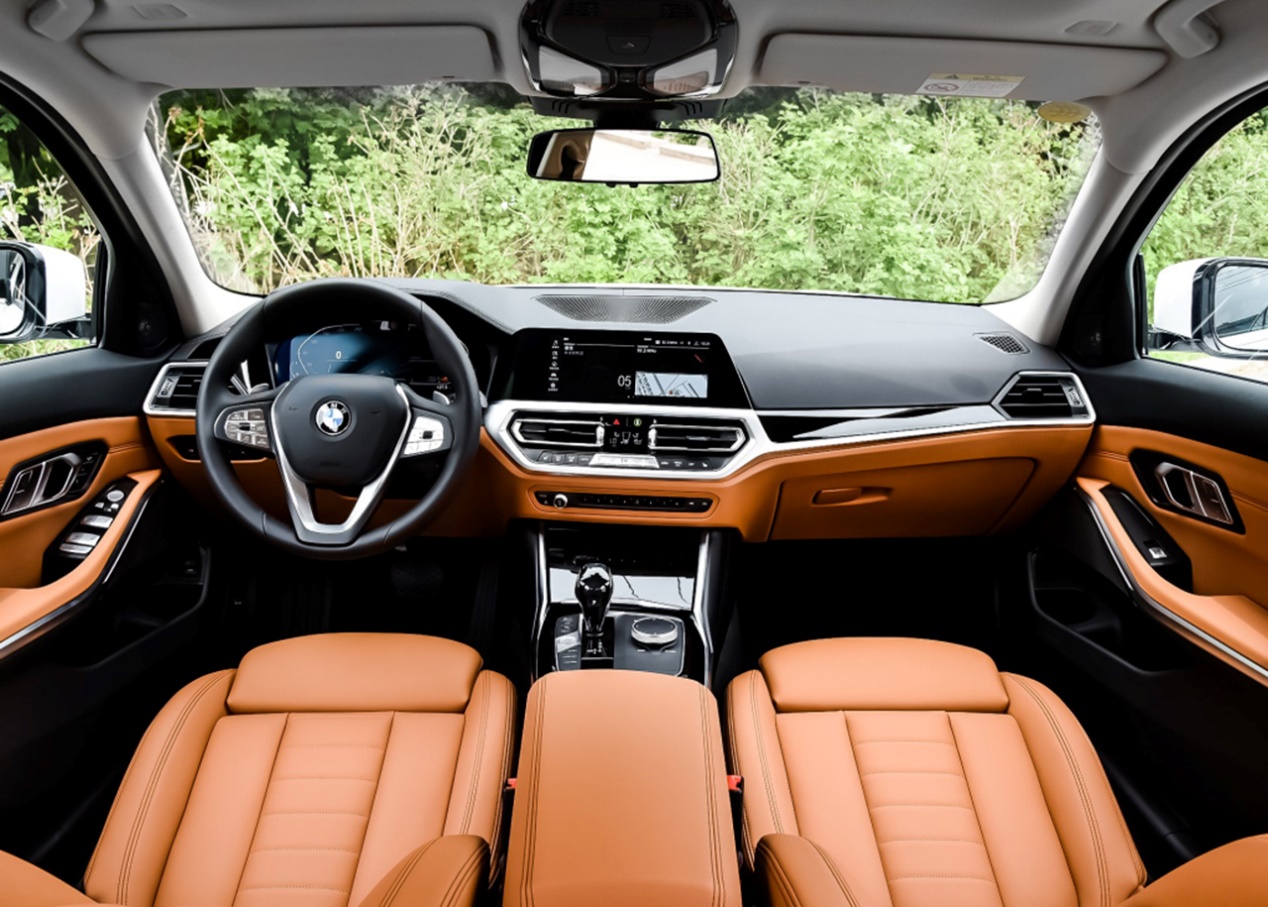 华晨宝马320/330，售价为29.39-31.89万元，满足大多数人喜好