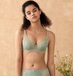 又美又撩的蕾丝内衣，舒适度也是杠杠的