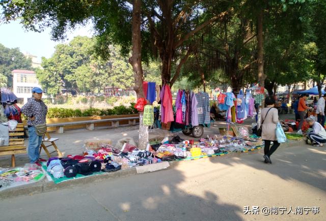 摆摊赚钱的十大技巧,摆地摊赚钱方案全攻略