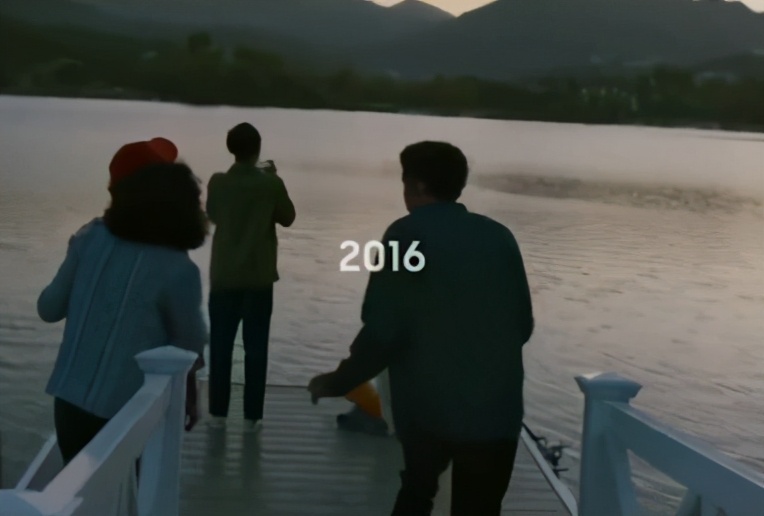 最经典的互黑广告：三星手机VS苹果手机，但却说的是事实