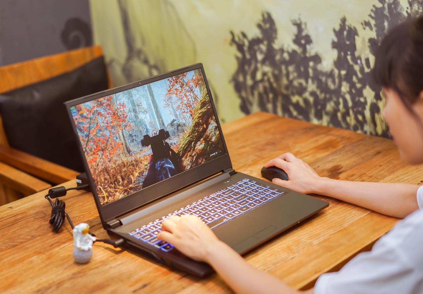 炫龙m7-e8s3怎么样,炫龙m7e6s3优缺点