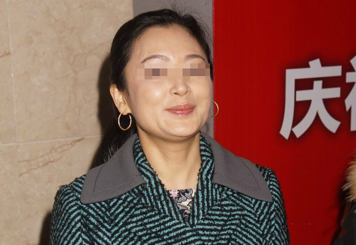 教你一招轻松改善脸部下垂,脸垮下垂怎么运动改善