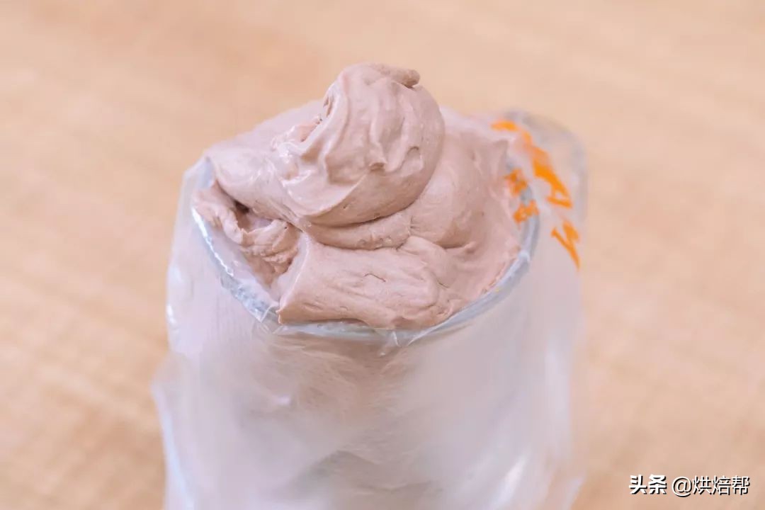 蛋糕抹面的技巧和手法在家自己做,一款不用抹面就可以完成的蛋糕