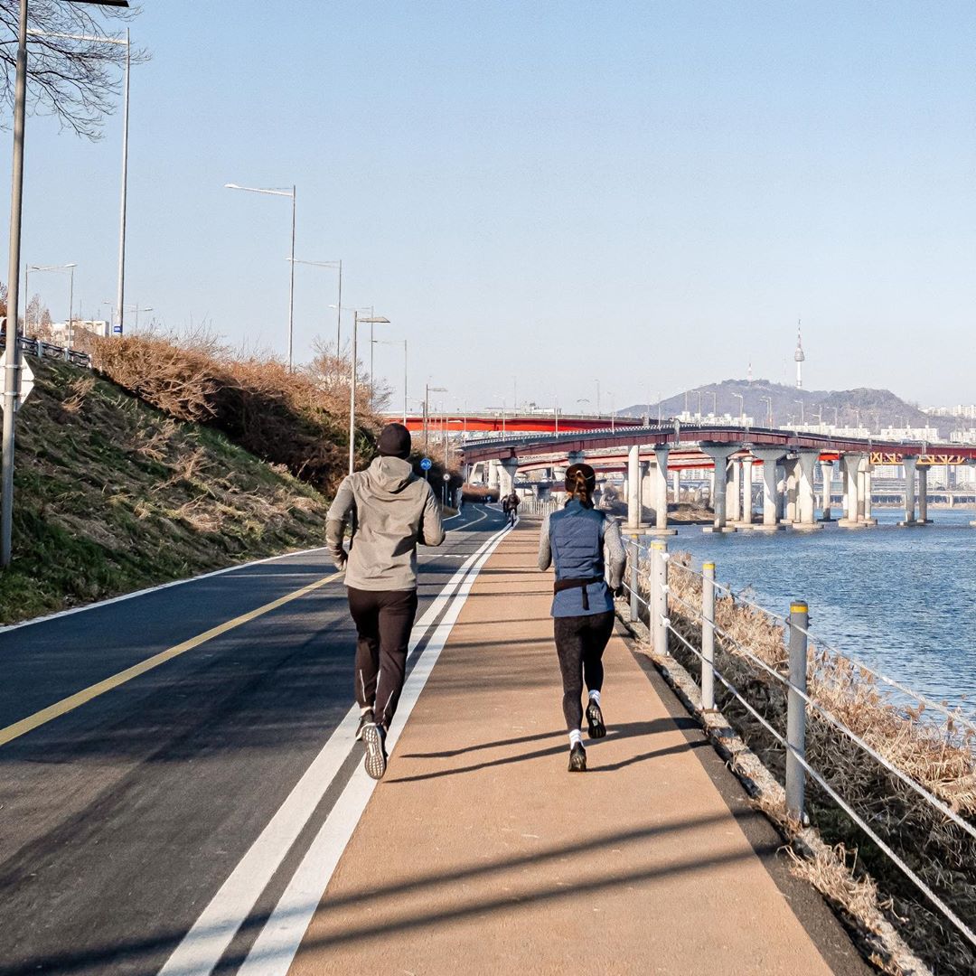 运动服怎么穿好看时尚冬天,运动服怎么穿不土