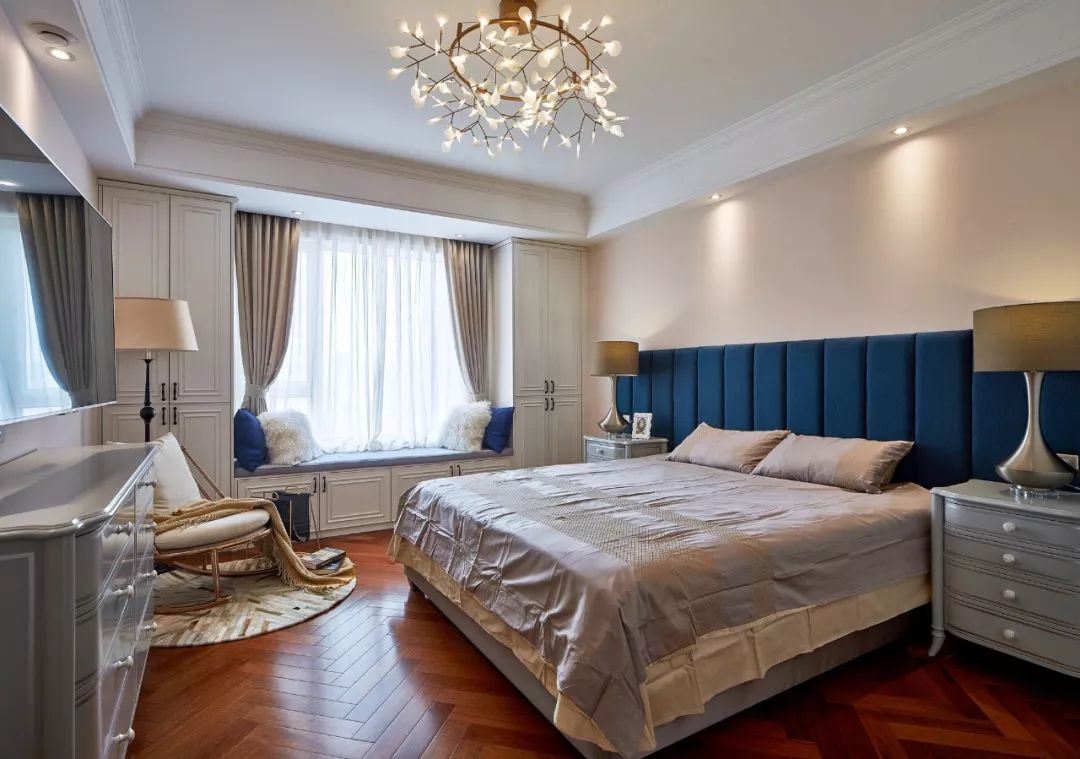 家里的床头背景怎么弄才好看,大面积的床头背景该怎么做