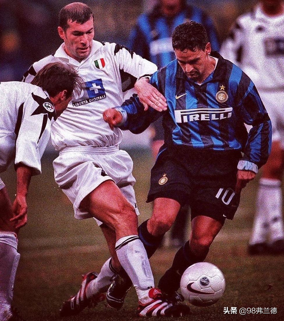 世纪末混乱的蓝黑色-巴乔《天上的门》25