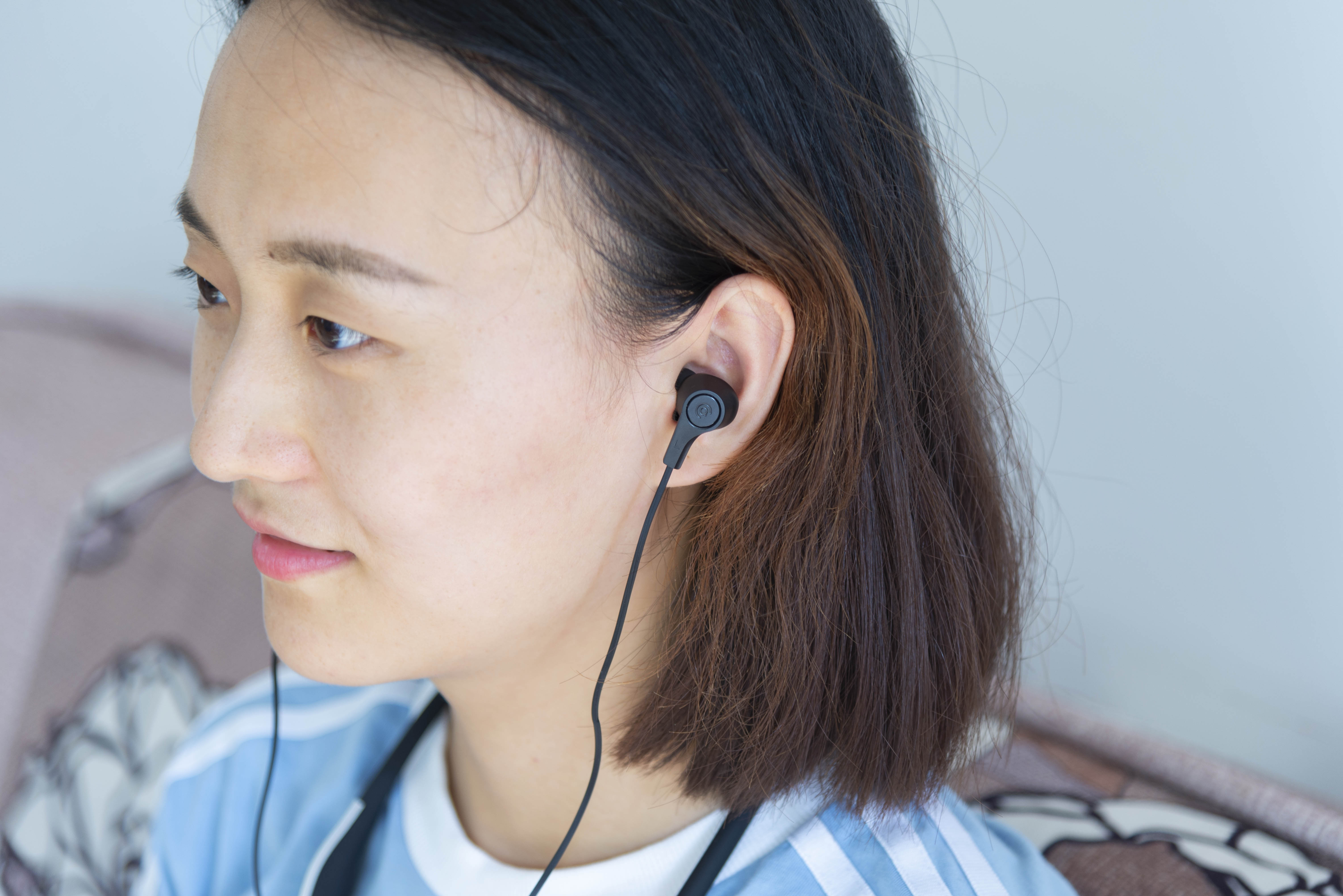 aigo蓝牙项圈耳机评测,aigo耳机头戴式