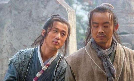 时迁鼓上蚤轻功上乘善于偷盗,鼓上蚤时迁最大的特征