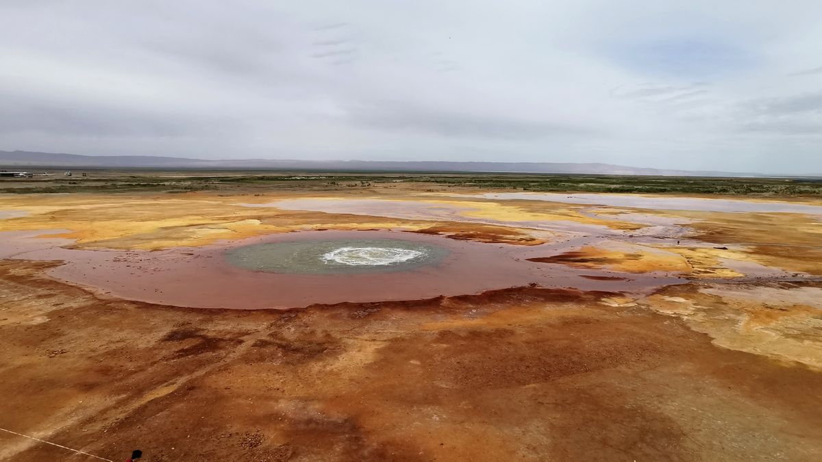 龙眼凤羽的艾肯泉，该称恶魔之眼，还是天使之眼，你来决定吧