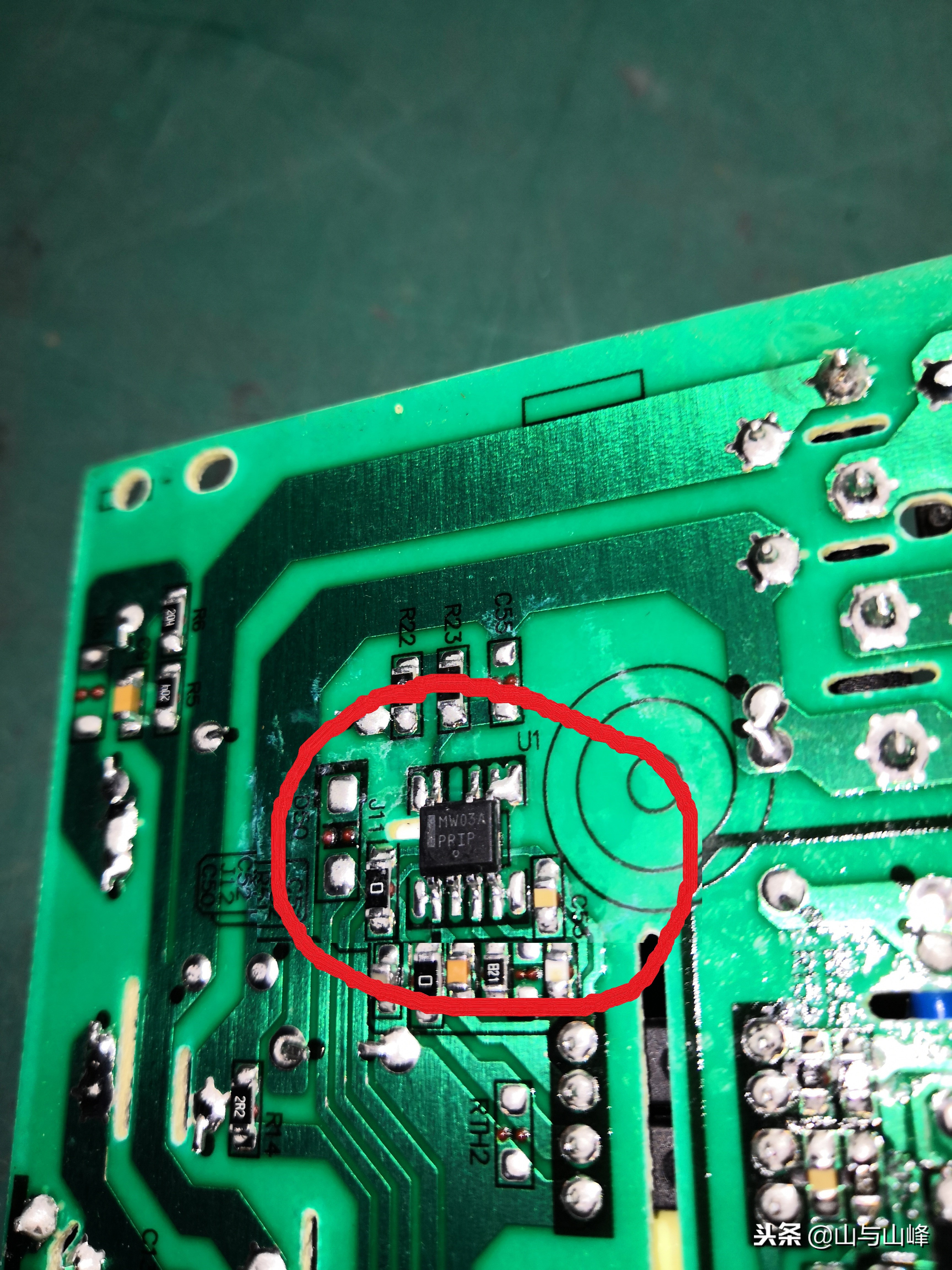 明纬开关电源750瓦24v怎么调电压,明纬开关电源如何调输出电压