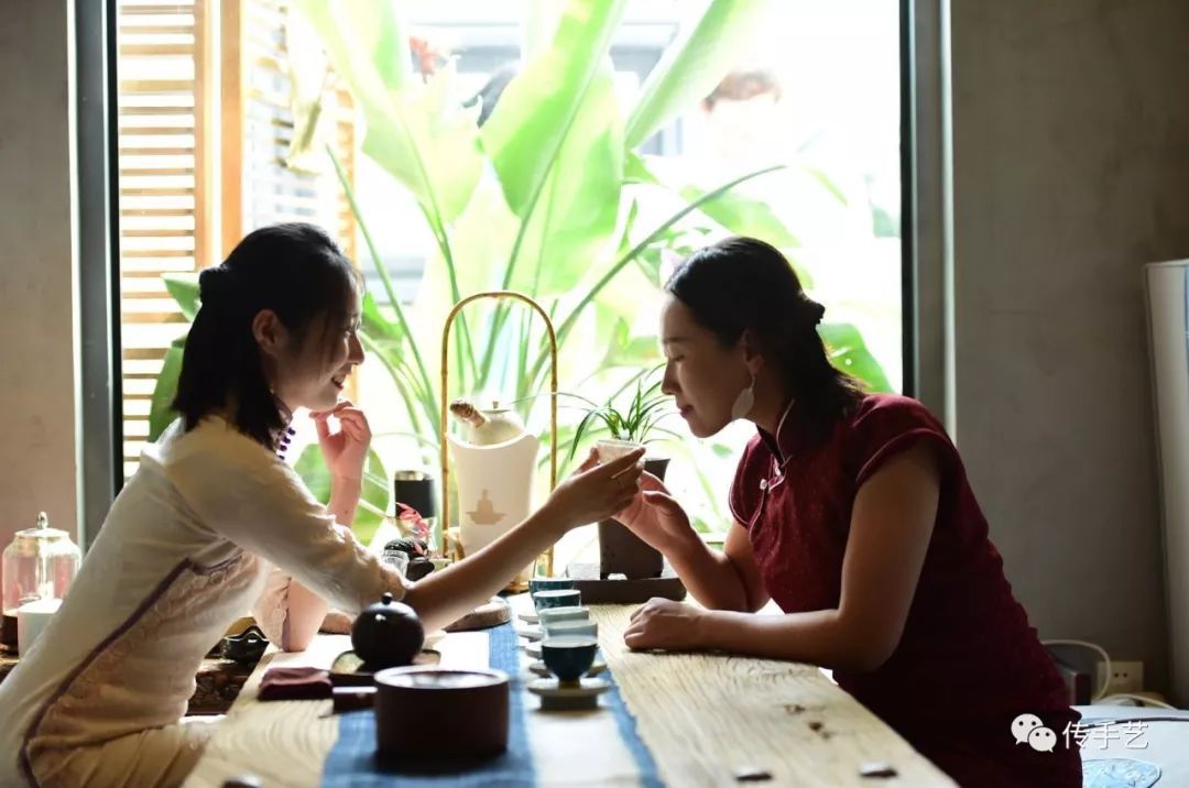 新中式旗袍日常造型教程,穿旗袍最简单的花式教程