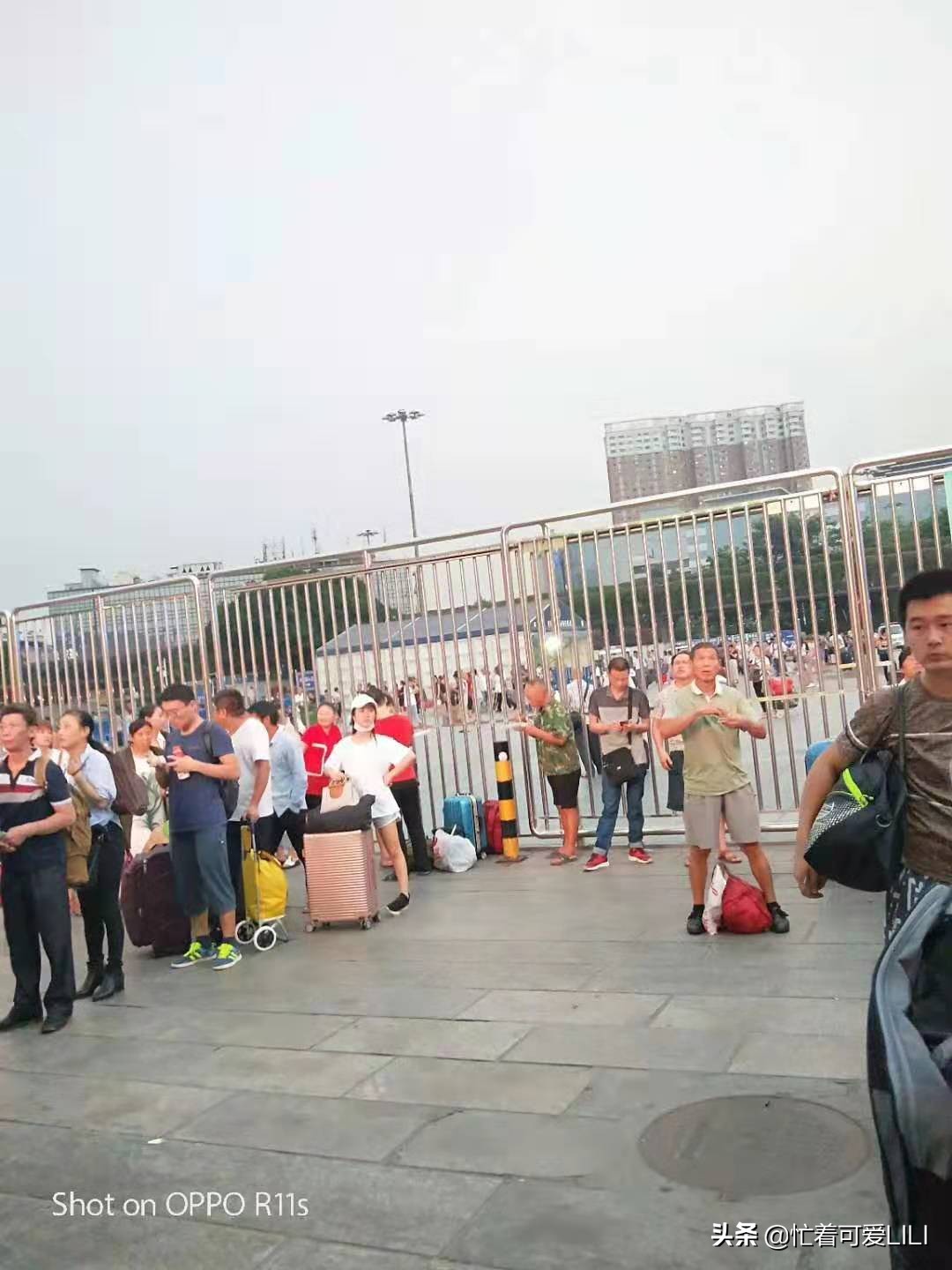 广州万佳服装批发市场,广州尾货服装批发市场