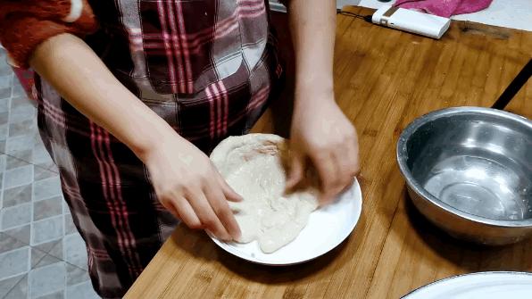 懒人凉皮面糊要注意什么,平底锅凉皮做出来发粘开裂