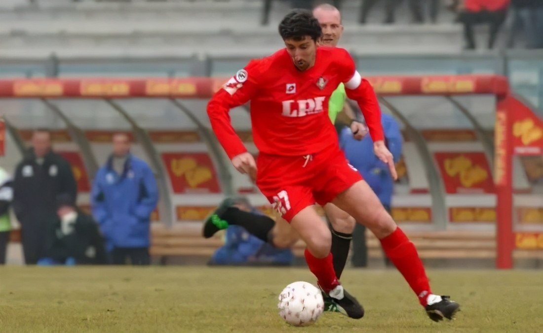 鎰忕敳鑳″竷鍐呭皵杩涚悆,鑳″竷鍐呭皵鎰忕敳棣栫