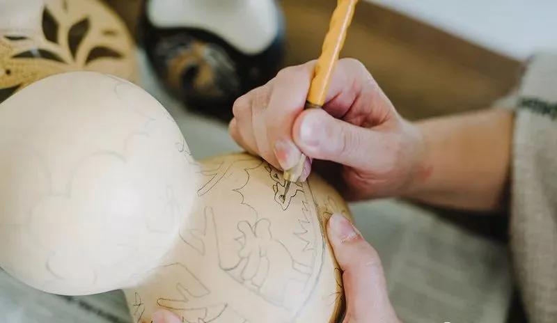 日本主妇用葫芦做灯,一个卖出1000高价:精致的手作真值钱