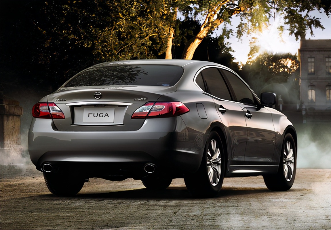 没落的日系三大旗舰车，本田里程、丰田皇冠、日产风雅你都认识吗