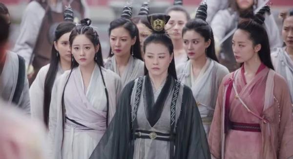 倚天剑和屠龙刀同为一个级别,倚天剑和屠龙刀有什么威力