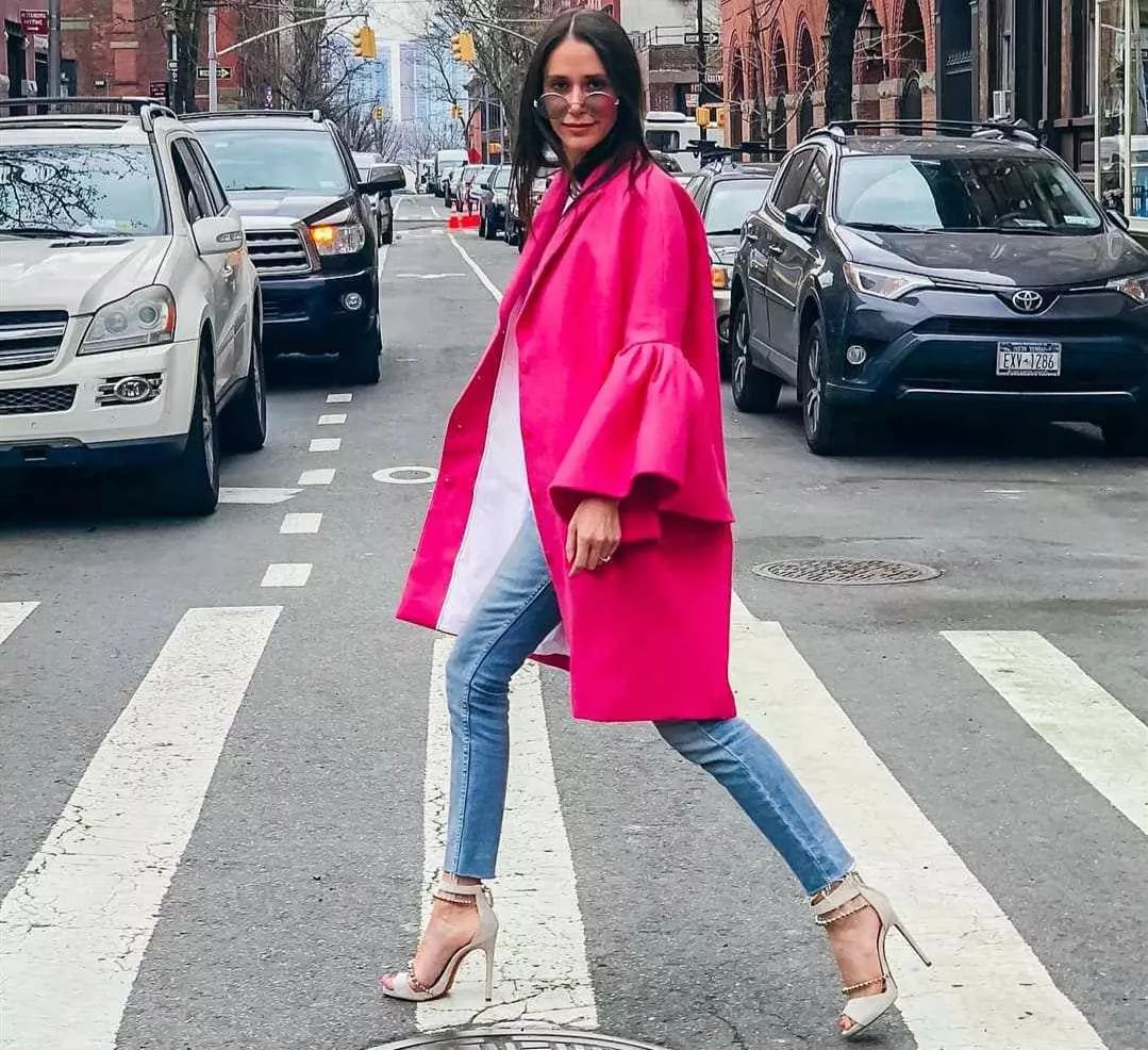 玫红色的高级穿搭,玫红色怎样穿时尚