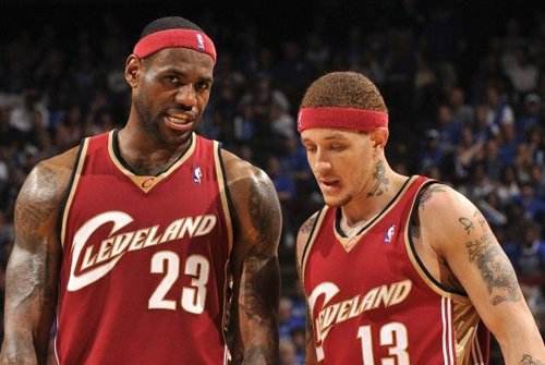 詹姆斯的职业生涯很传奇,詹姆斯赚了几亿财产