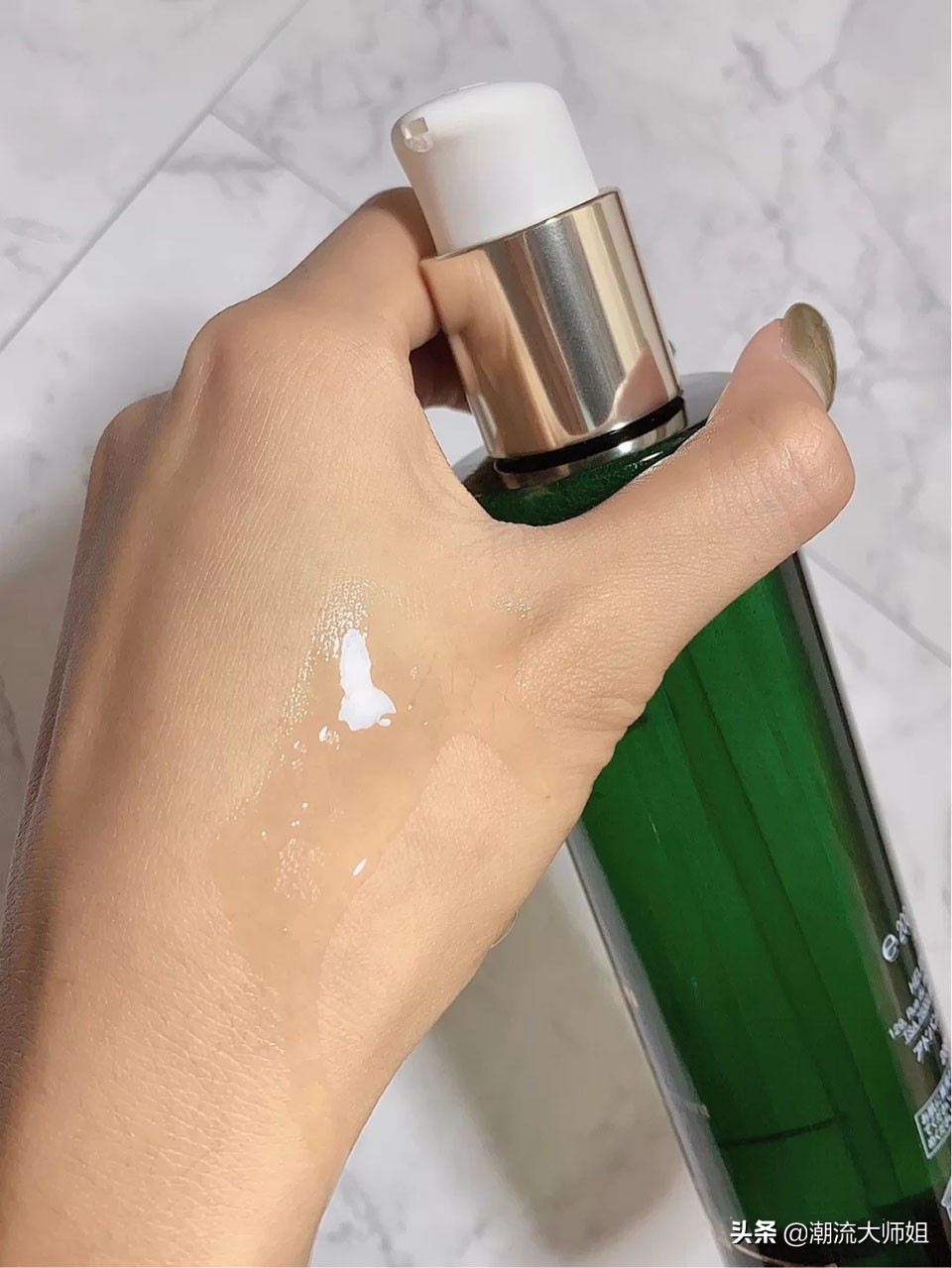 赫莲娜水乳适合什么肤质,40岁干皮适合赫莲娜哪款水