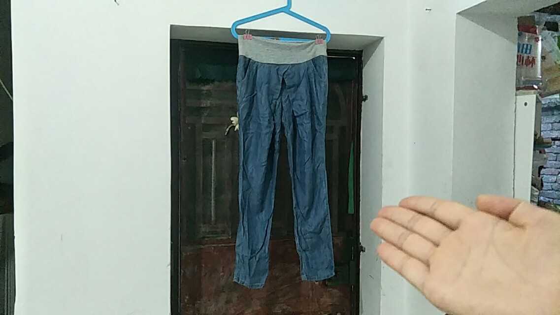 衣服皱巴巴的，没有烫斗怎么办？教你在家巧妙可以把衣服变平整