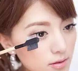 睫毛膏正确刷法，90%的人都刷错了