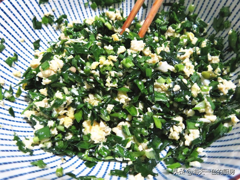 韭菜加山东煎饼的家常做法,正宗山东韭菜煎饼的做法全过程